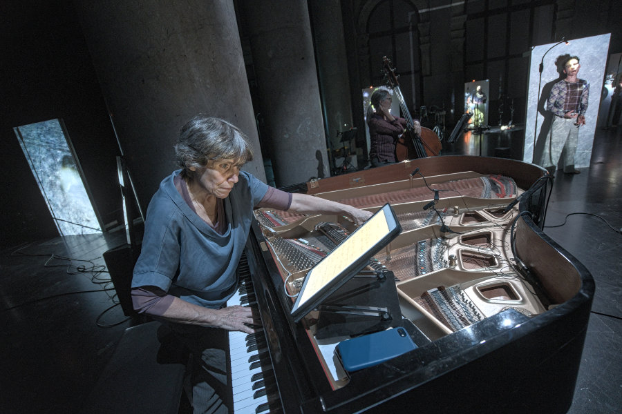 Liquid Loft < > Phace: Coal Mine Birds © Michael Loizenbauer